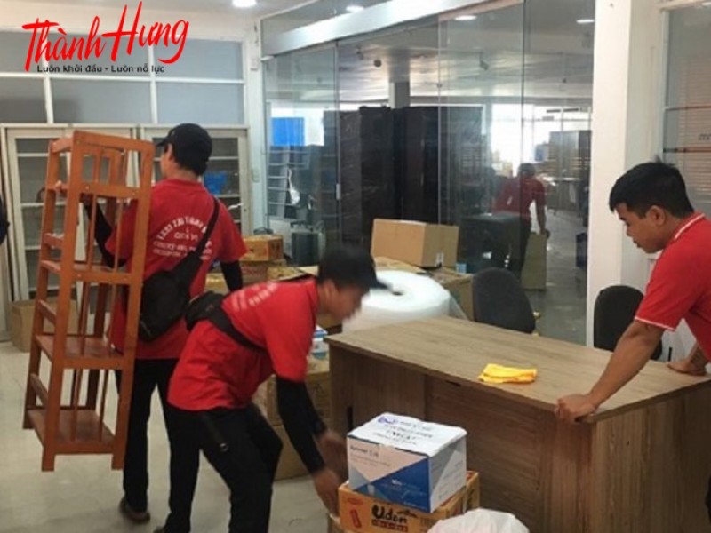 Các nhân viên của Thành Hưng được đào tạo chuyên nghiệp