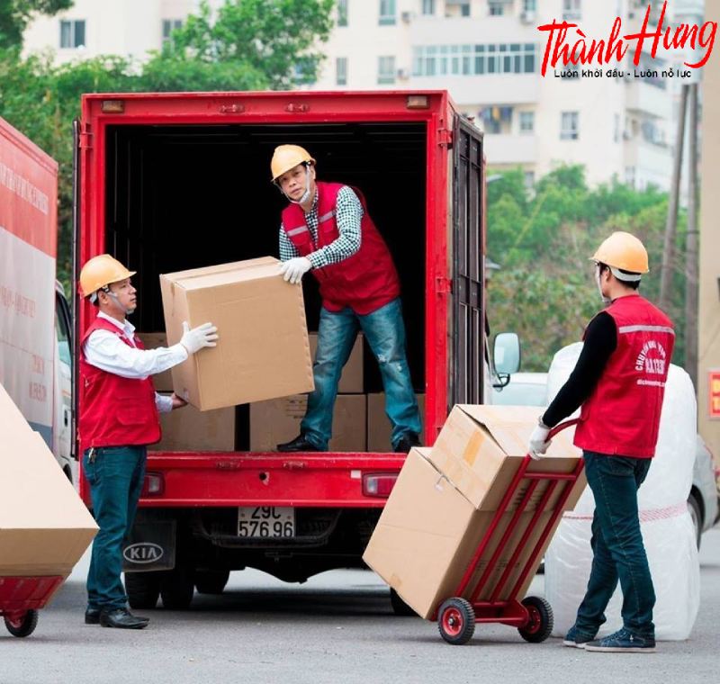 Đội ngũ nhân công chuyên nghiệp của Taxi tải Thành Hưng
