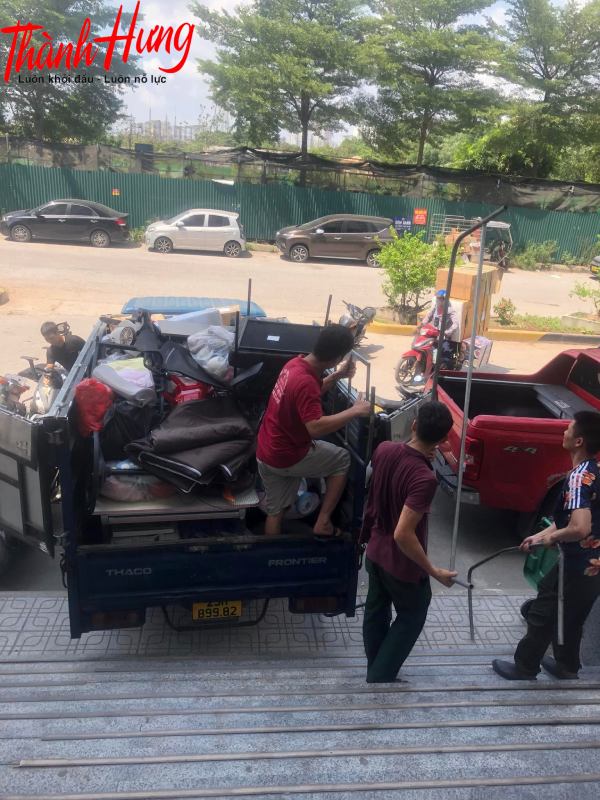 Chị Hương nhà ở Long Biên đưa ra nhận xét về dịch vụ chuyển nhà của Thành Hưng.