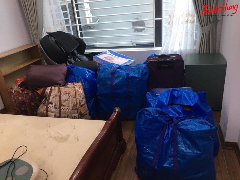 Kiếm tra kỹ đồ đạc khi bàn giao cho đơn vị vận chuyển.